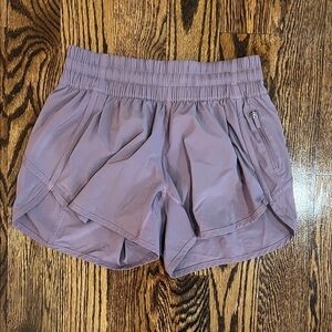 Lululemon tracker low rise 4inch short